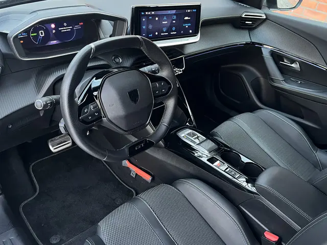 Peugeot e-2008 EV GT 54 kWh 2024 Elektrisch 3