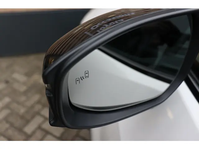 Toyota C-HR 1.8 Hybrid 140 Dynamic 2026 Hybride Benzine 4