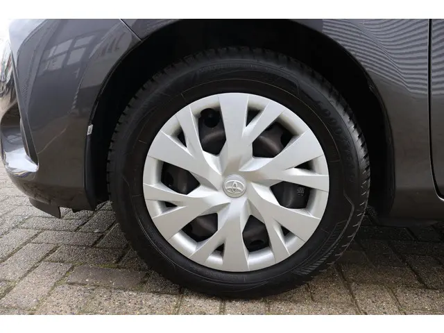 Toyota Yaris 1.0 VVT-i Aspiration 2018 Benzine 14