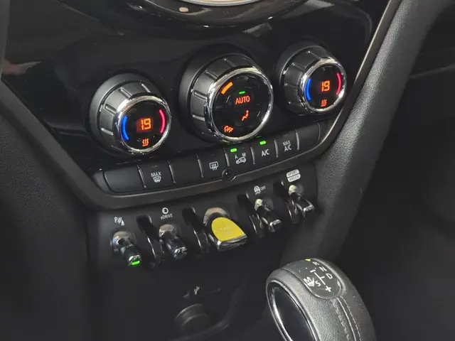 MINI Countryman 2.0 CO.S E ALL4 2021 Hybride Benzine 17