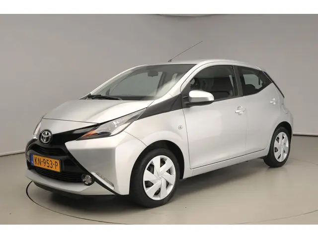 Toyota Aygo 1.0 VVT-i x-play 2016 Benzine 37