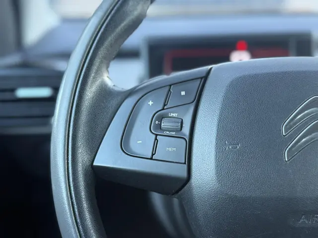 Citroën C4 Cactus 1.2 PureTech 2015 Benzine 18