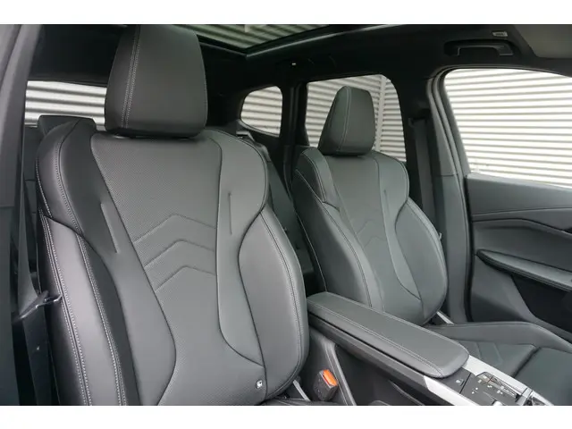 BMW X1 xDrive25e 2025 Hybride Benzine 8