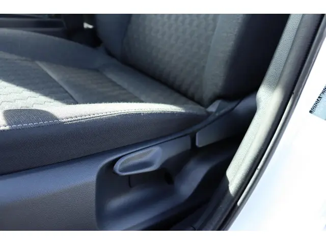 Toyota Yaris 1.5 Hybrid Active 2022 Hybride Benzine 10