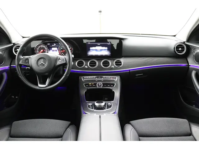 Mercedes-Benz E-Klasse 200 Business 2018 Benzine 11