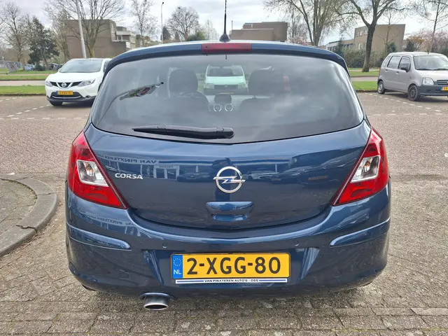 Opel Corsa 1.4-16V BlitZ 2014 Benzine 6