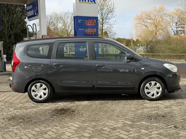 Dacia Lodgy 1.2 TCe Lauréate 5p. 2013 Benzine 11