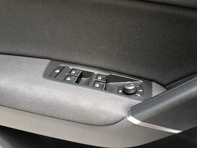 Volkswagen Touran 1.4 TSI Connected Series 2017 Benzine 30