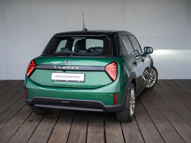 MINI 5-Deurs 2