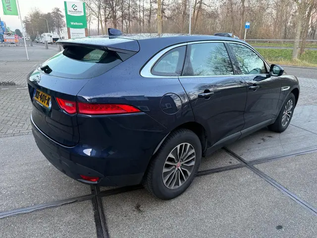 Jaguar F-PACE 2.0 Prestige E-Performance 20d 2017 Diesel 4