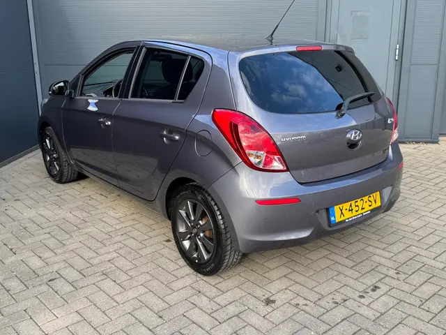 Hyundai i20 1.2 HP i-Motion / Led / Airco 2014 Benzine 2
