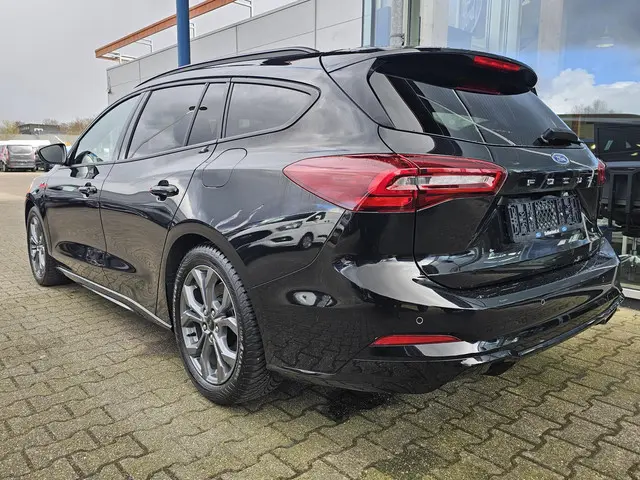 Ford Focus 1.0 EcoBoost Hybrid ST Line 2024 Benzine 3