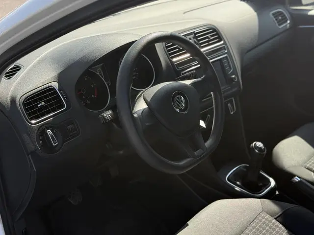 Volkswagen Polo 1.4 TDI Comfortline 2015 Diesel 11