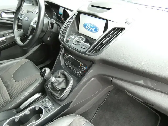 Ford Kuga HELAAS VERKOCHT!!! 2016 Benzine 34