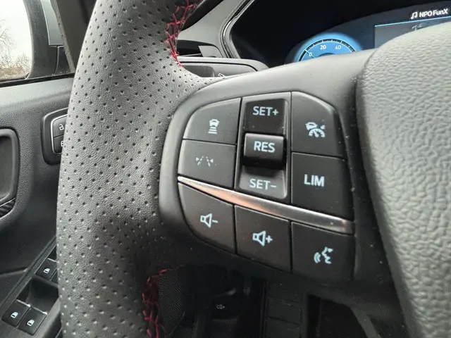 Ford Kuga 2.5 PHEV ST-Line X 2025 Hybride Benzine 13