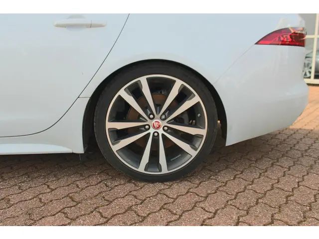 Jaguar XF Sportbrake 2.0d R-Sport 2017 Diesel 10