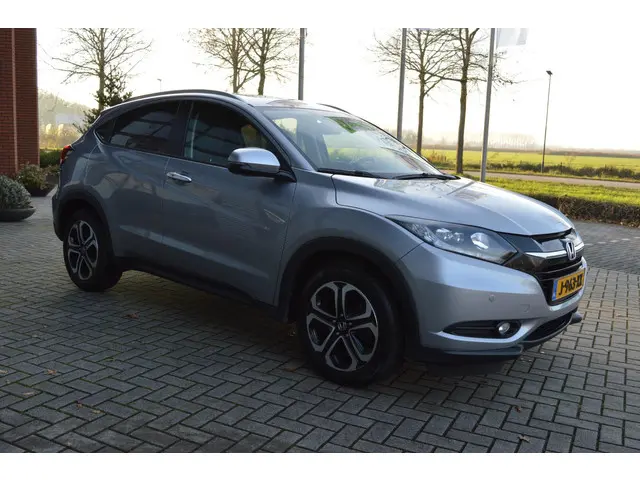 Honda HR-V 1.5 i-VTEC Executive automaat 2017 Benzine 8