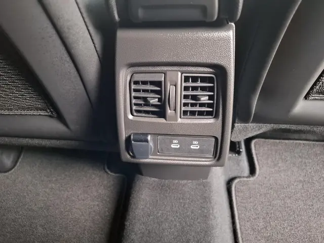 Renault Captur 1.3 mild hybrid 160 techno 2024 Benzine 12