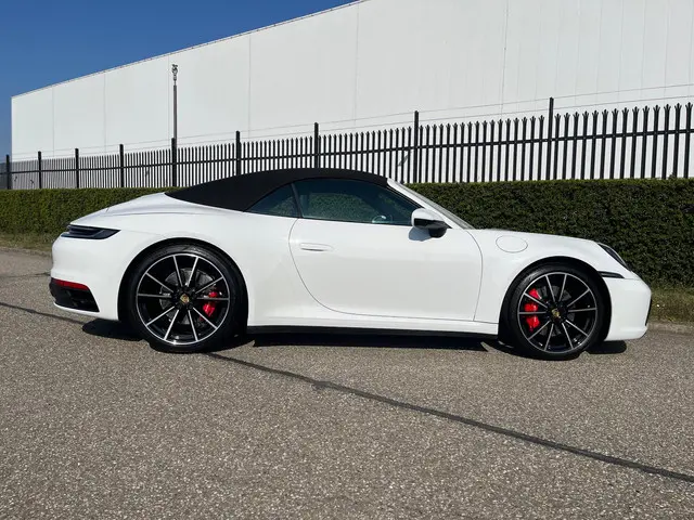 Porsche 911 Cabrio 3.0 Carrera 4 S 2019 Benzine 35