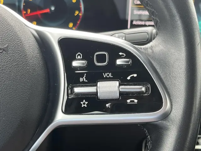 Mercedes-Benz B-Klasse 180 Launch Edition 2020 Benzine 40