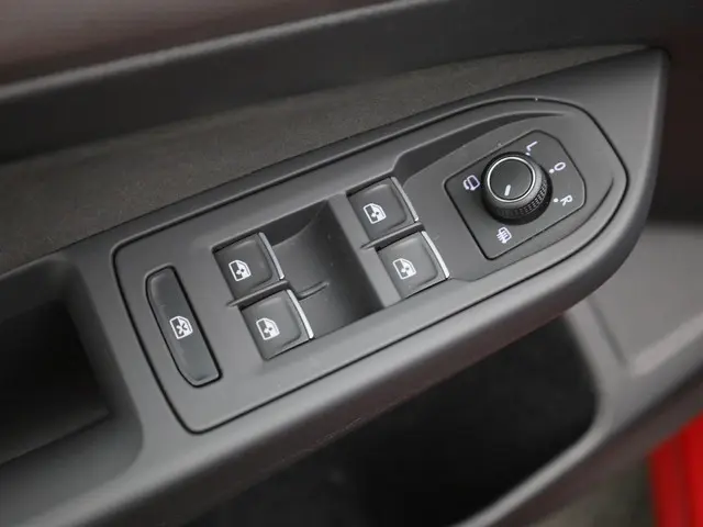 Volkswagen Golf 1.5eTSI/150PK Style DSG 2025 Benzine 23