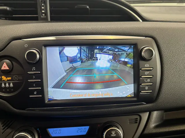 Toyota Yaris 1.5 Hybrid Bi-Tone 2018 Hybride Benzine 14