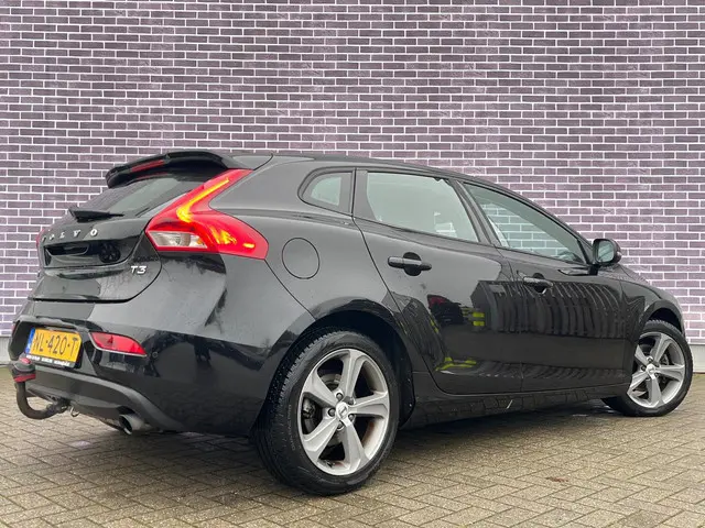 Volvo V40 2.0 T3 150pk Nordic+ 2017 Benzine 3