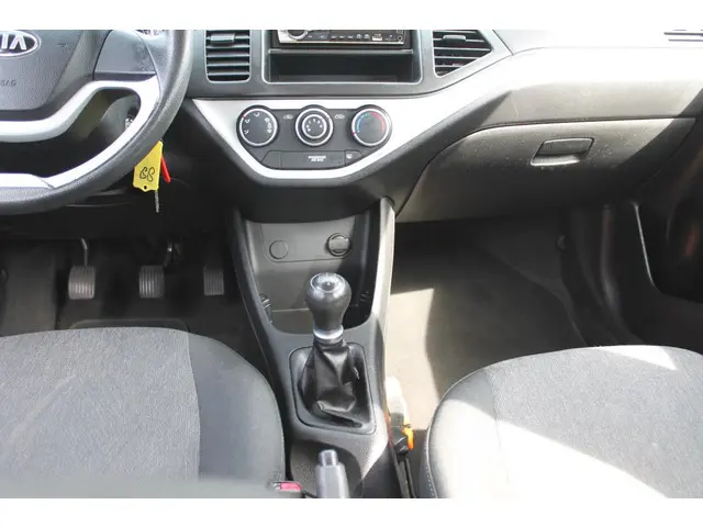 Kia Picanto 1.0 CVVT 2012 Benzine 11