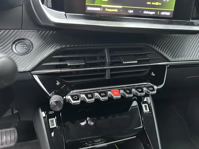 Peugeot 2008 1.2 Turbo 130 PK Allure Pack 2022 Benzine 17