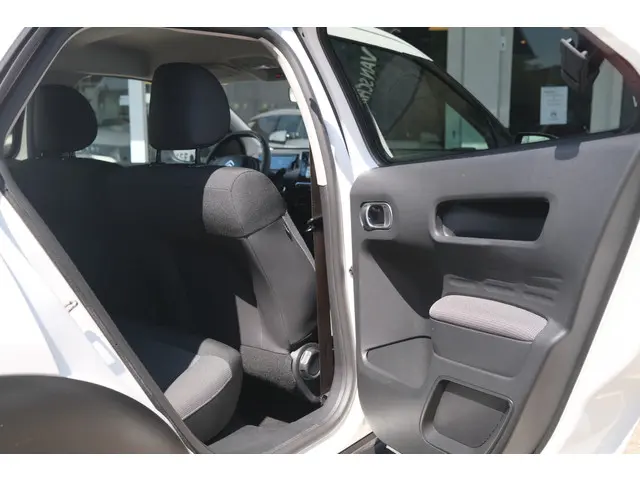 Citroën C4 Cactus 1.2 PureTech Shine 2017 Benzine 14