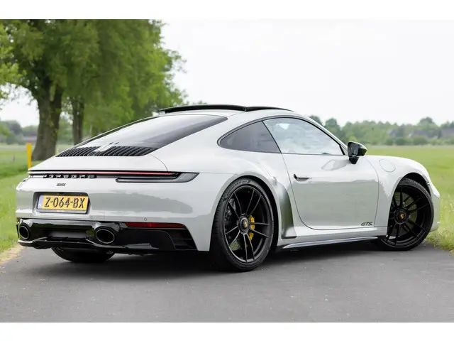Porsche 911 3.0 Carrera GTS 2022 Benzine 2
