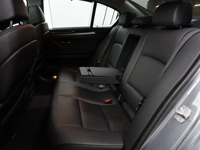 BMW 5 Serie 528i High Executive+ Aut- 2012 Benzine 27