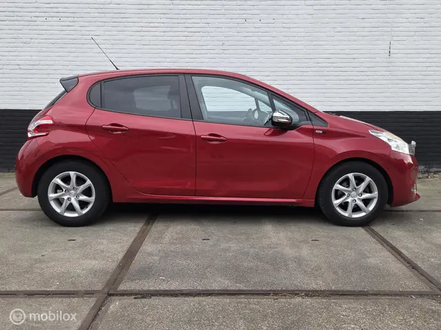 Peugeot 208 1.2 PureTech Style - Automaat - Nap - 2015 Benzine 5