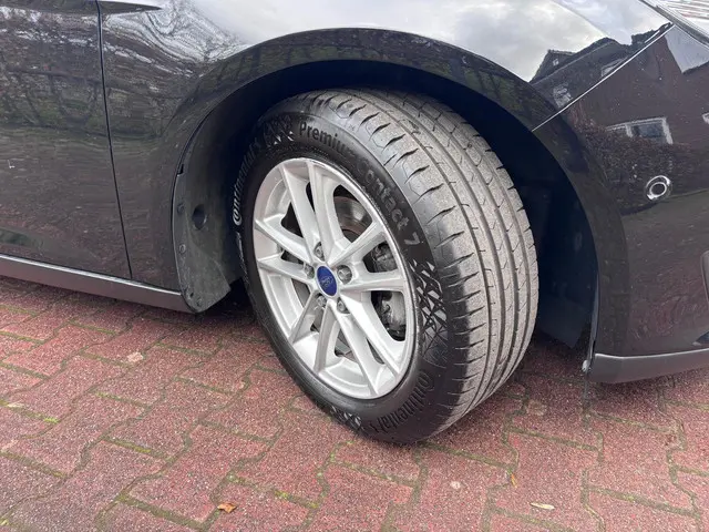 Ford Focus Wagon 1.0 EcoBoost Titanium 2015 Benzine 5