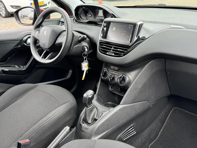 Peugeot 208 1.2 PureTech Active 2017 Benzine 9