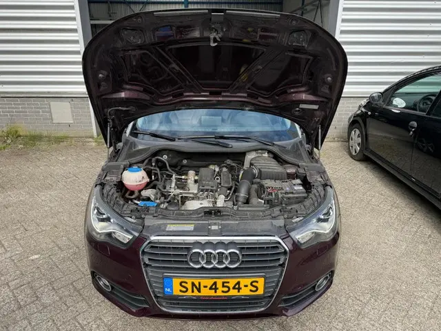 Audi A1 Sportback 1.2 TFSI Ambition 2012 Benzine 12