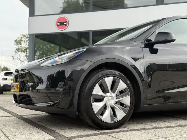 Tesla Model Y Long Range AWD Dual 2024 Elektrisch 10