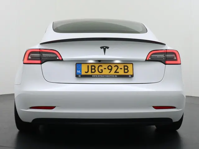Tesla Model 3 Standard RWD Plus 60 kWh 2021 Elektrisch 6