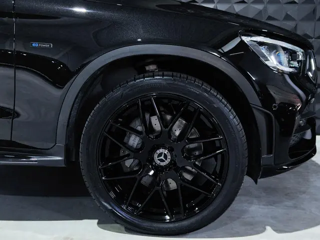 Mercedes-Benz GLC Coupé 300e AMG 2021 Hybride Benzine 6