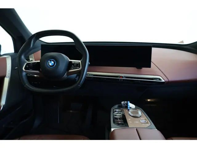 BMW iX xDrive40 High Executive 77 kWh 2022 Elektrisch 10