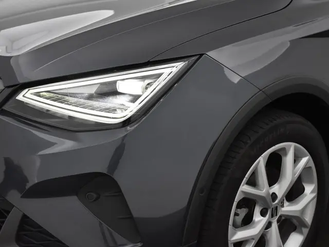 SEAT Arona 1.0 Tsi 110pk DSG FR 2022 Benzine 10
