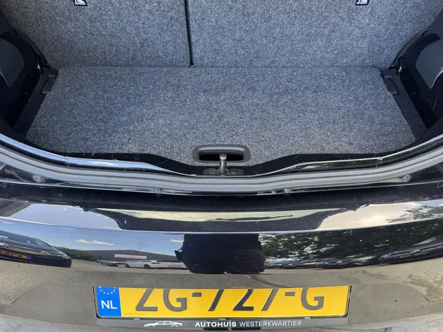 SEAT Mii 1.0 MPI 60pk FR 2019 Benzine 38