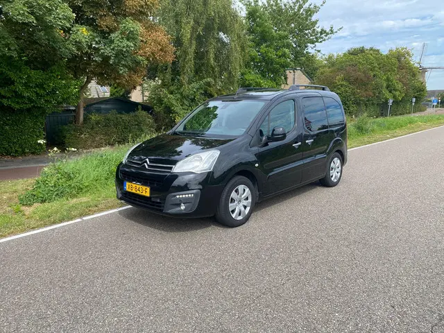 Citroën Berlingo 1.2 PureTech XTR 2016 Benzine 11