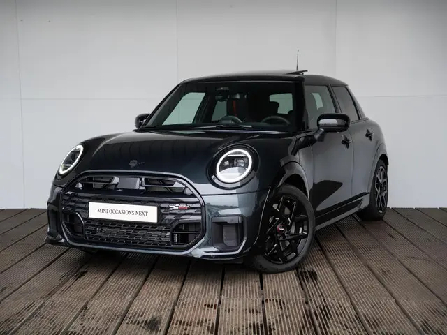MINI 5-Deurs Cooper C 2025 Benzine 68