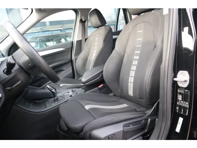 BMW X1 sDrive18i High Executive 2019 Benzine 4