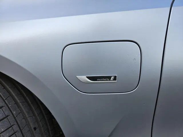 BMW 3 Serie Touring 330e 2022 Hybride Benzine 10
