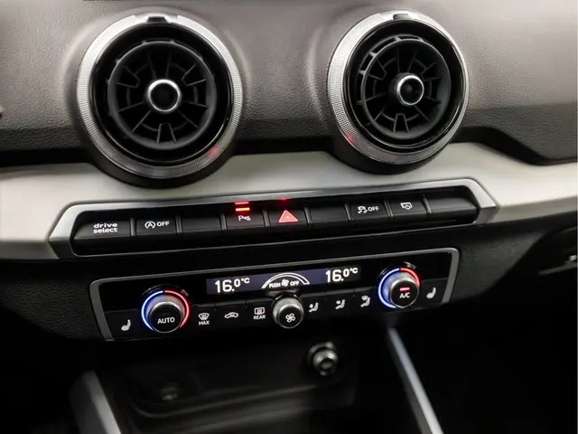 Audi Q2 35 TFSI S-Line Sport 2020 Benzine 11