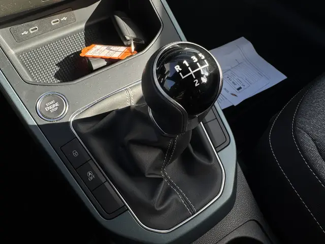 SEAT Arona 1.0 TSI Xperience Connect 2022 Benzine 16