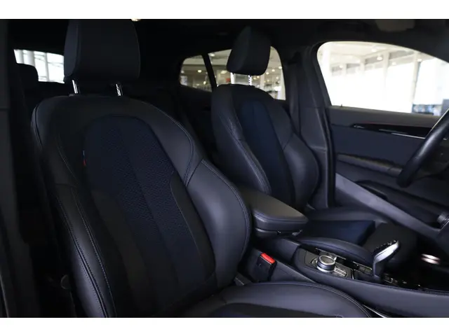 BMW X2 sDrive18i 2021 Benzine 9