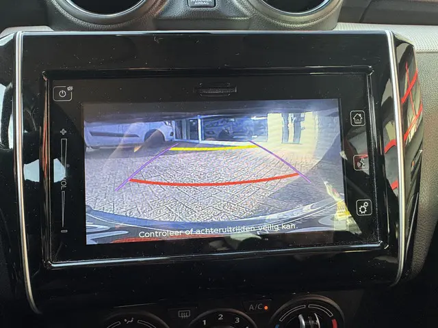 Suzuki Swift 1.2 Select Smart Hybrid 2023 Benzine 21